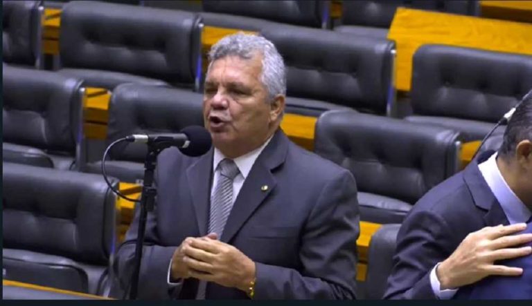 Fraga: Um afastamento ditatorial de Ibaneis que tem que acabar