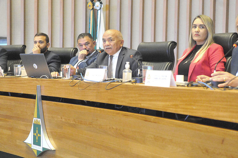 CPI dos Atos Antidemocráticos solicita reunião com ministro do STF Alexandre de Moraes