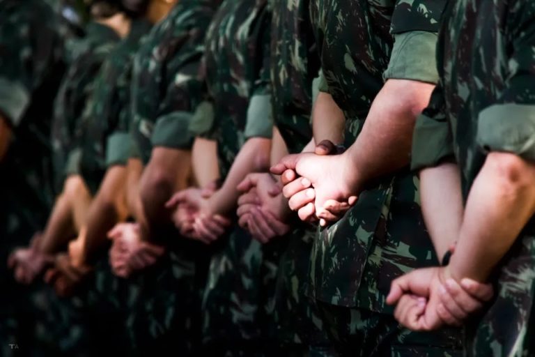 Forças Empacadas, fracas e desarmadas