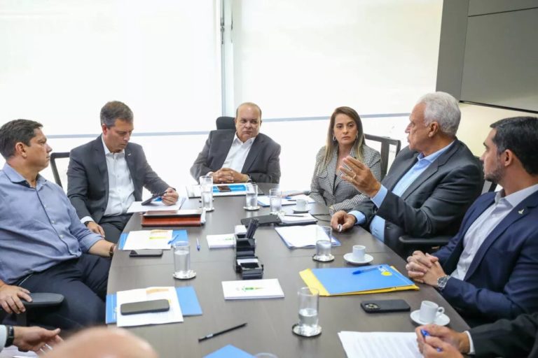 Presidente do BRB e governador discutem projetos de moradia de interesse social