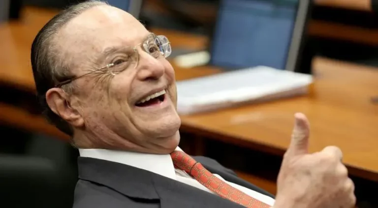 Ministro Fachin, do STF, extingue penas de Maluf