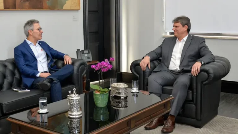 Zema diz estar ‘totalmente alinhado’ com Tarcísio