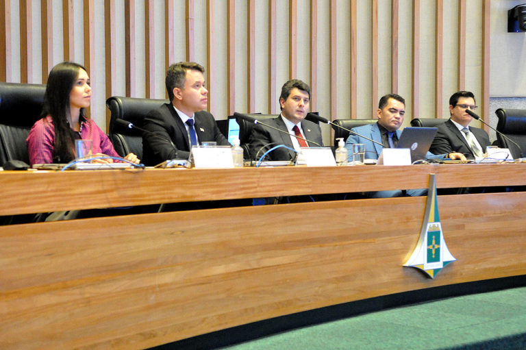 Debate sobre Projeto da LDO 2024 ressalta importância do Fundo Constitucional para o DF