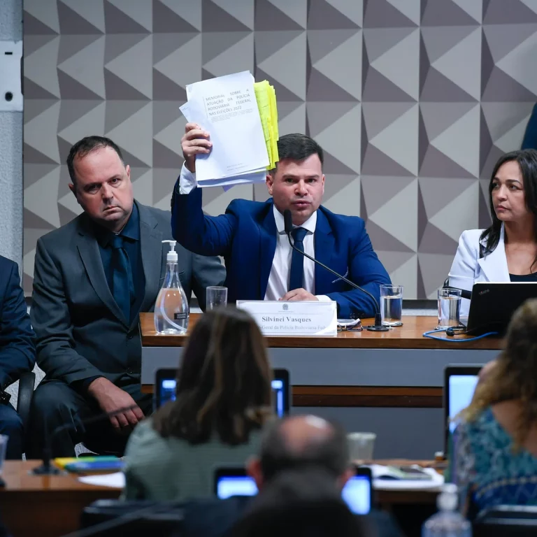 Relatora da CPMI de 8 de janeiro leva uma “catracada” desconcertante do ex-diretor da PRF ao pedir seu currículo e mídia militante desconversa