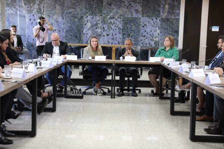 Saúde terá R$ 74 milhões para compra de insumos e mobiliário até 2024