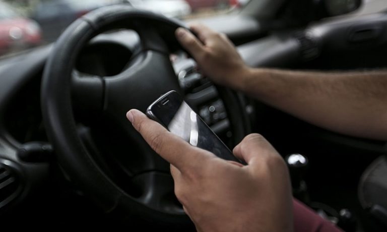 PMDF flagrou mais de 1,7 mil motoristas usando o celular no volante