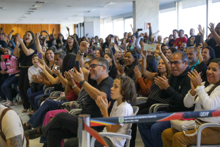 GDF reforça Educação com 500 monitores escolares