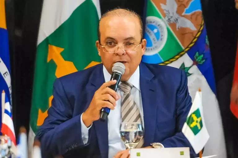 Ibaneis reforça luta para Lula manter auxílio-moradia de militares no DF