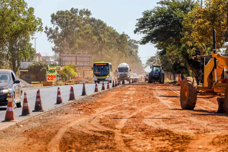 Ligação entre Recanto das Emas e Gama recebe asfalto novo