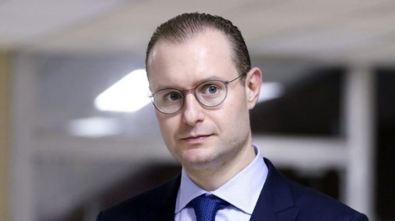 Indicado de Lula, Zanin toma posse no cargo de ministro do STF nesta quinta-feira