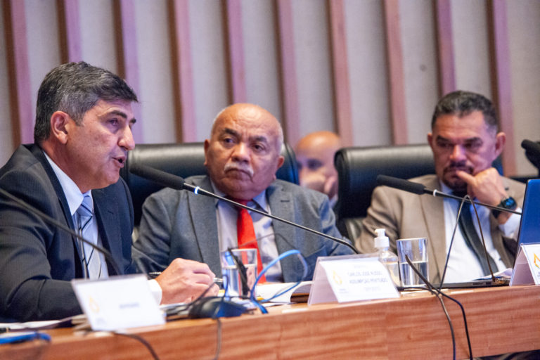 General G. Dias não informou sobre alertas da ABIN, diz Penteado