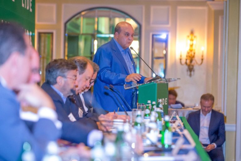 Em Washington, Ibaneis Rocha defende vocação do DF para conectar o Brasil