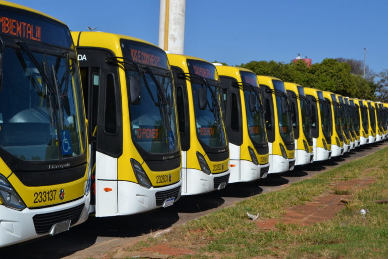 Passageiros do transporte público do DF recebem 195 ônibus novos