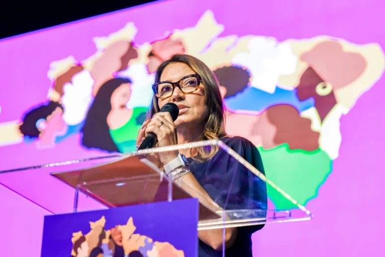 Janja se diz atacada nas redes e defende criminalizar postagens