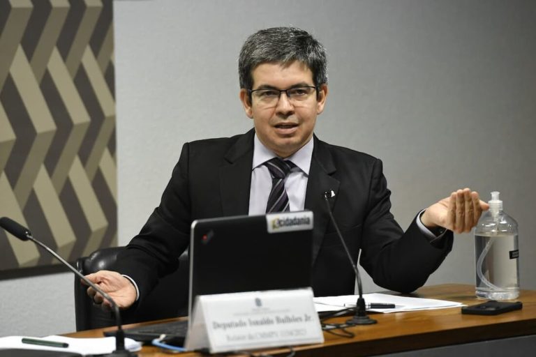 Líder do governo diz que PECs contra o STF não têm apoio