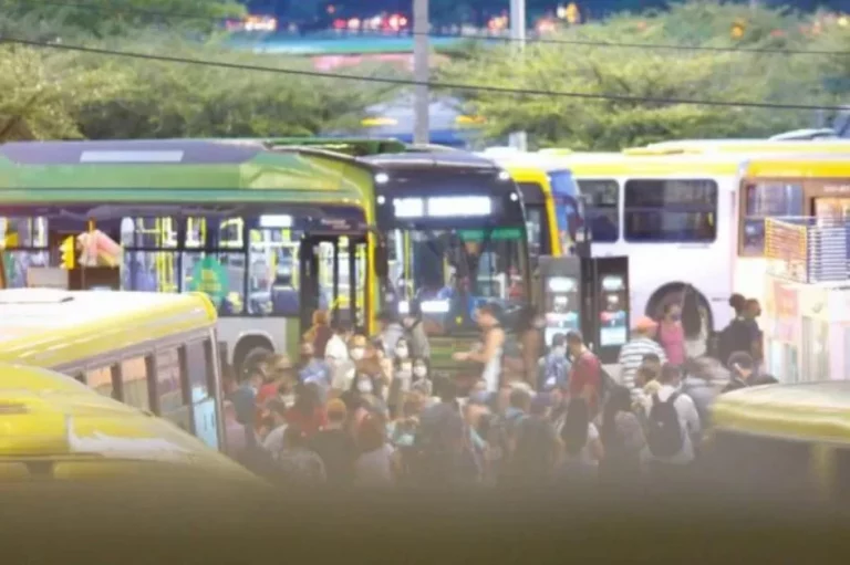 Tribunal determina suspensão da greve dos rodoviários no DF: “Abuso”