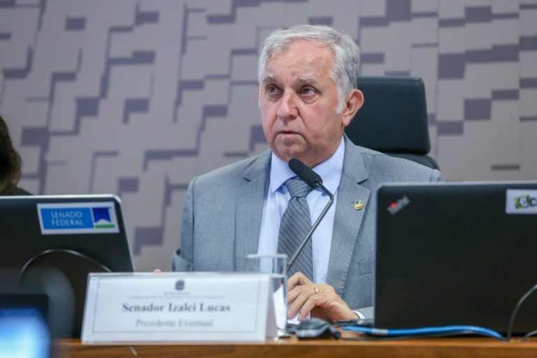 Izalci Lucas promoveu debate em audiência pública sobre a tecnologia no processo eleitoral