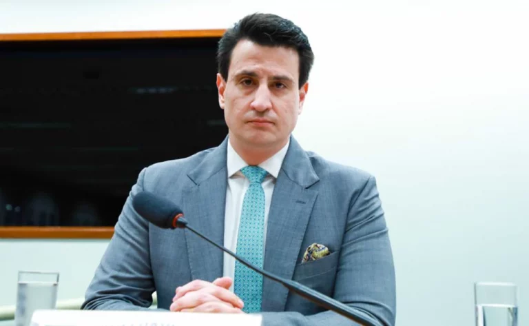 Pavinatto defende a família de Clezão e pede prisão de Moraes