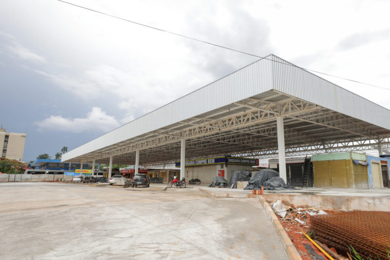 Cobertura da plataforma e parte central da Rodoviária do Gama é iniciada