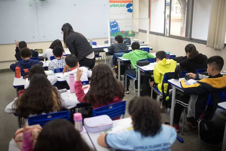 GDF nomeia 1,5 mil servidores na educação, saúde e segurança