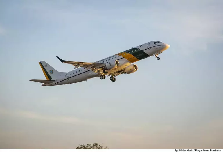 Farra de autoridades já soma 1.883 voos de jatinho da FAB