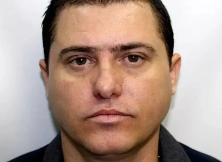 O maior chefe de milícia do Rio de Janeiro se entrega a PF
