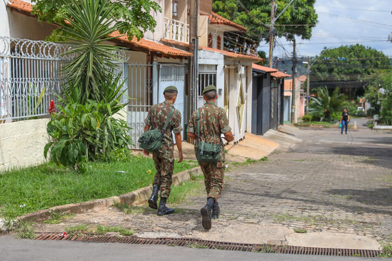 Ação de militares nas ruas contra a dengue começa por Samambaia e Ceilândia
