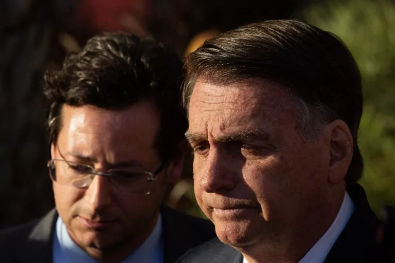 Esquerda nem disfarça mais: Bolsonaro vai depor por possível “importunação a baleia Jubarte”