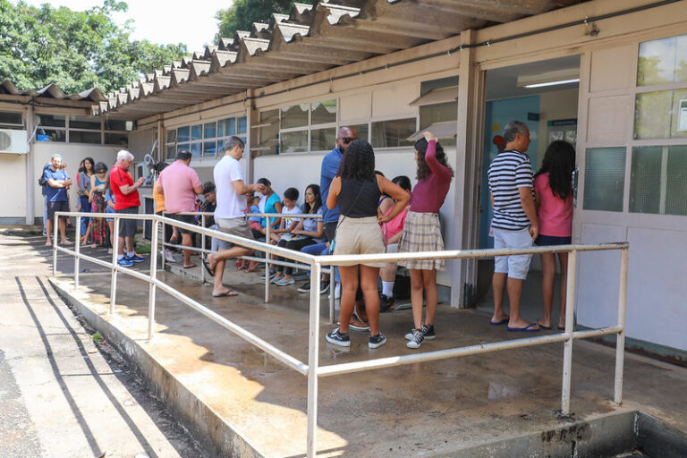DF chega a dez mil doses de vacina contra a dengue aplicadas