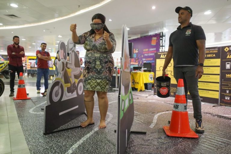 Com o intuito de alertar motoristas sob o uso de álcool com direção, Detran simula o perigo