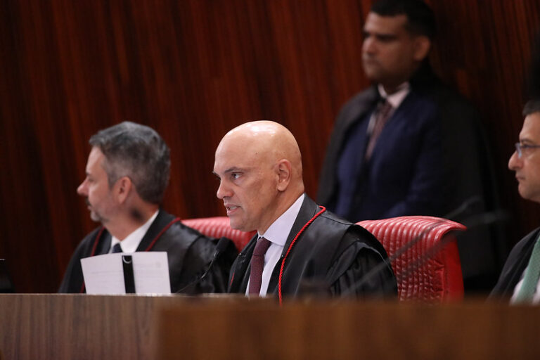 TSE aprova regras para eleições municipais