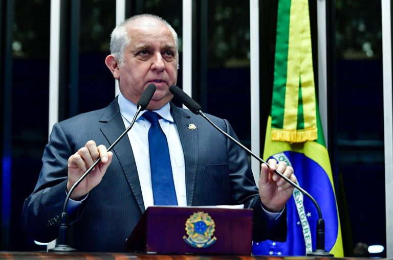 Senador Izalci condena ação da PF: Decisão monocrática!