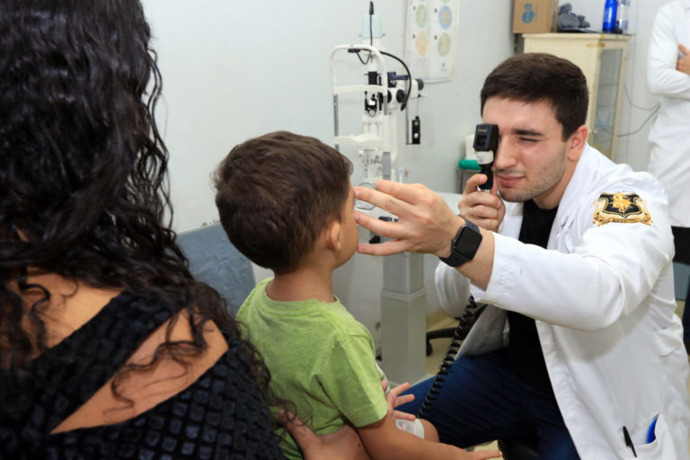 Verão é época de cuidados redobrados com a saúde dos olhos