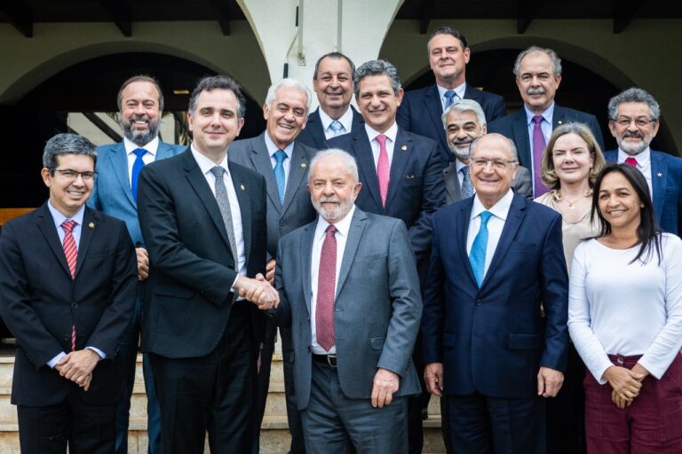 Lula brinca com Congresso e confidencia a Lewandowski que vai vetar “Projeto das Saidinhas”, a pedido dele