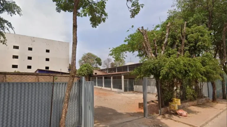 Governador Ibaneis Rocha promete medidas após ataque em escola do DF