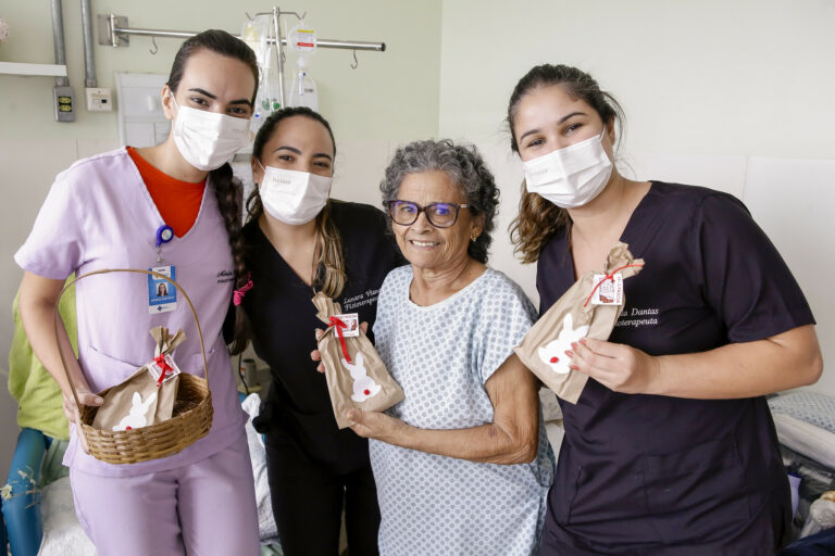Pacientes da Oncologia recebem surpresa dos colaboradores