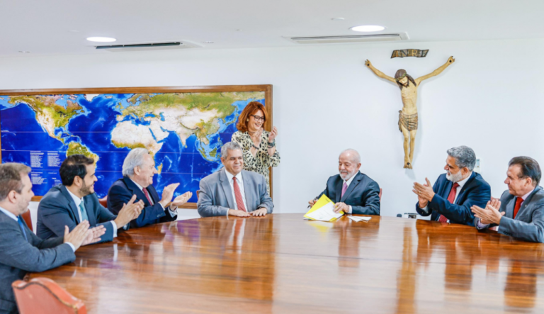 Lula escolhe indicado por Pacheco para vaga no TST