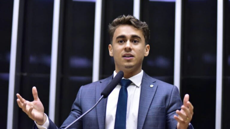 Nikolas Ferreira aponta ausência de manifestação contra filho de Lula