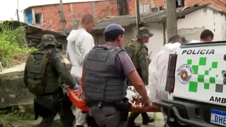 Após 13 dias de buscas por soldado, PM acha 7 corpos na Baixada Santista