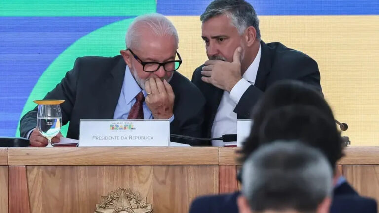 Lula prepara a maior licitação de comunicação da história