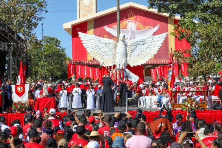 Milhares de fiéis prestigiam Festa do Divino, em Planaltina