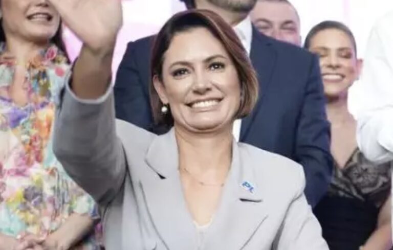 Michelle é mais bem avaliada que Janja, aponta pesquisa