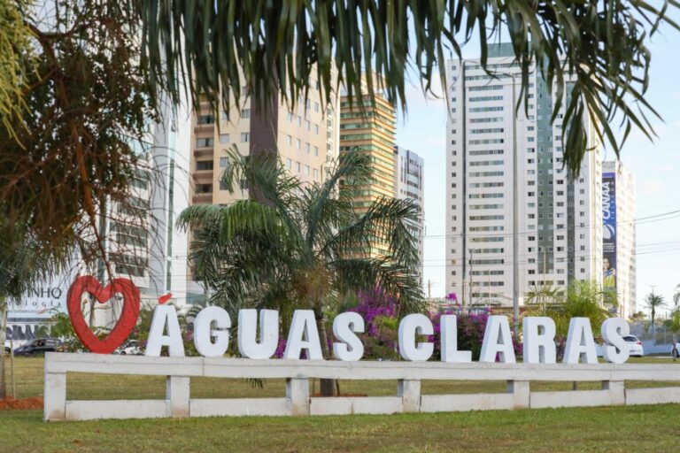Águas Claras recebe letreiro em homenagem à cidade