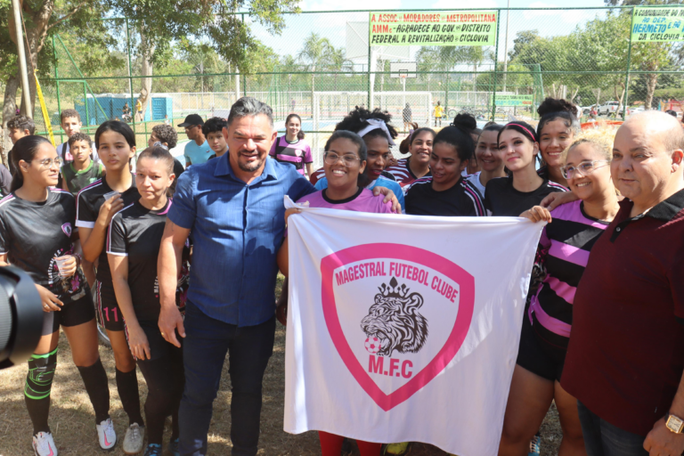 Hermeto entrega mais um espaço de esporte e lazer à população do DF