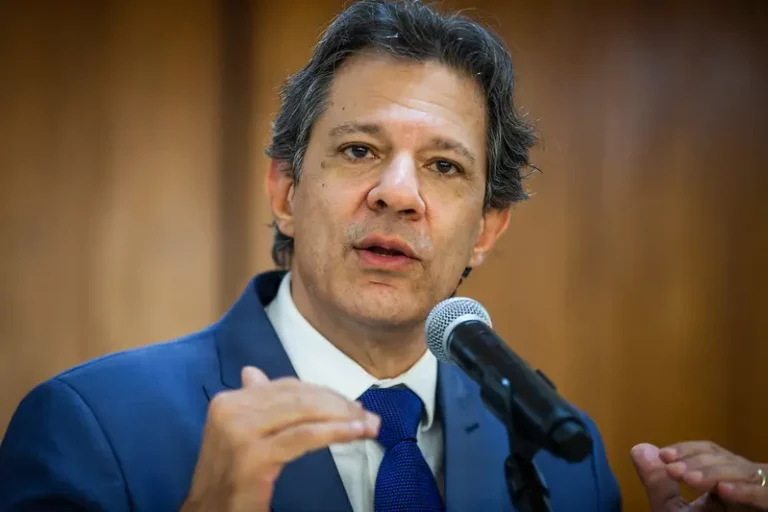 “O grosso já começou a entrar”: Ricos poderão pagar mensalidades em Universidades públicas