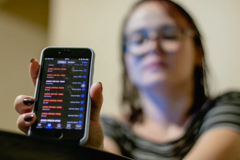 Brasileiros não aguentam mais ligações de telemarketing
