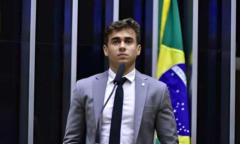 Nikolas aconselha Bolsonaro a colocar toda a família no Senado
