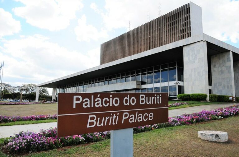 Servidores do GDF recebem 2ª parcela do reajuste