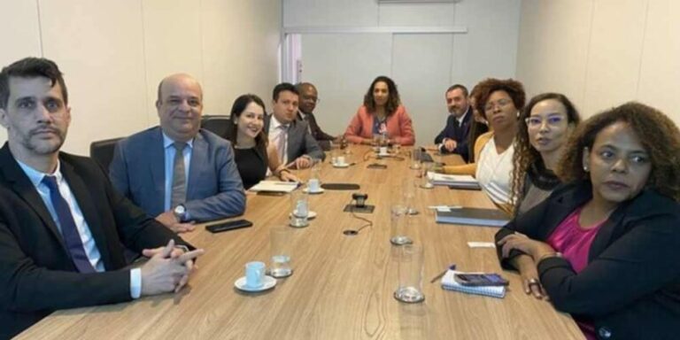 Silvio Almeida teria passado a mão entre as pernas de Anielle em reunião