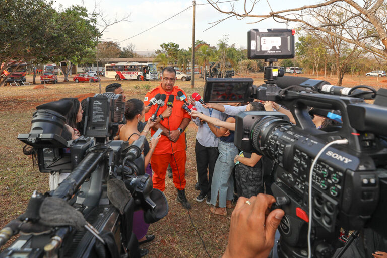 GDF reforça efetivo no combate ao incêndio florestal no Parque Nacional de Brasília